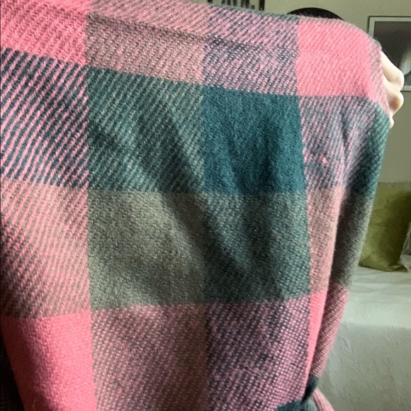 💛Pink, gray, and black plaid scarf, warm and cozy - Picture 6 of 7